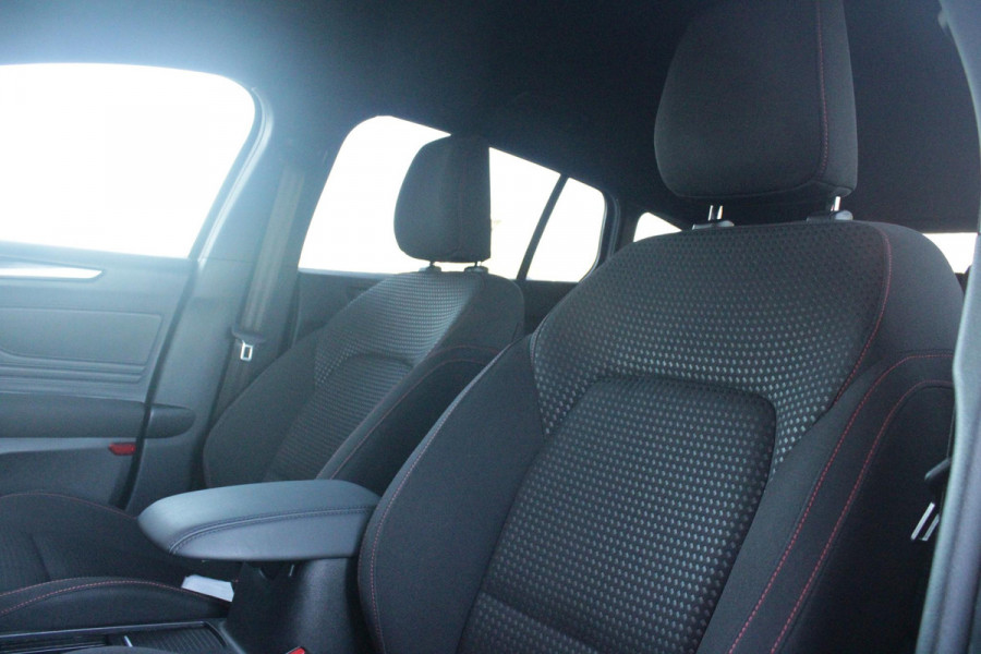 Ford FOCUS Wagon 1.0 155PK AUTOMAAT Hybrid ST LINE | ALL SEASON BANDEN | NAVIGATIE | DRAADLOZE APPLE CARPLAY/ANDROID AUTO | ADAPTIVE CRUISE CONTROL | LANE ASSIST | DODEHOEK DETECTIE | PARKEERSENSOREN VOOR + ACHTER | ACHTERUITRIJ CAMERA | LICHTMETALEN VELGEN 17" | DAB+ RADIO |