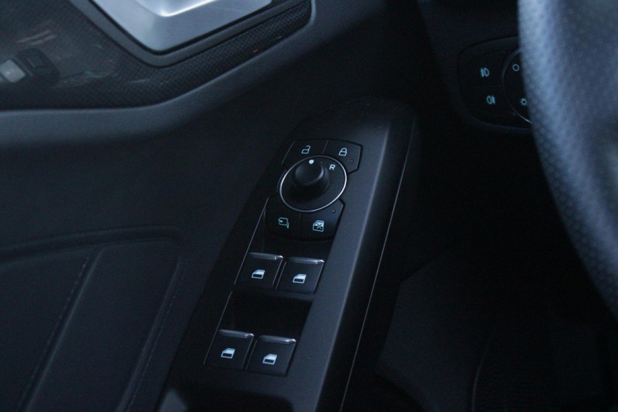 Ford FOCUS Wagon 1.0 155PK AUTOMAAT Hybrid ST LINE | ALL SEASON BANDEN | NAVIGATIE | DRAADLOZE APPLE CARPLAY/ANDROID AUTO | ADAPTIVE CRUISE CONTROL | LANE ASSIST | DODEHOEK DETECTIE | PARKEERSENSOREN VOOR + ACHTER | ACHTERUITRIJ CAMERA | LICHTMETALEN VELGEN 17" | DAB+ RADIO |