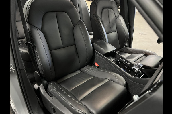 Volvo XC40 1.5 T5 Plug-in hybrid Ultimate Dark Trekhaak | Adapt. cruise | Open dak | 360 camera | Stuur-/stoelverwarming | Harman Kardon | Memory | Leder