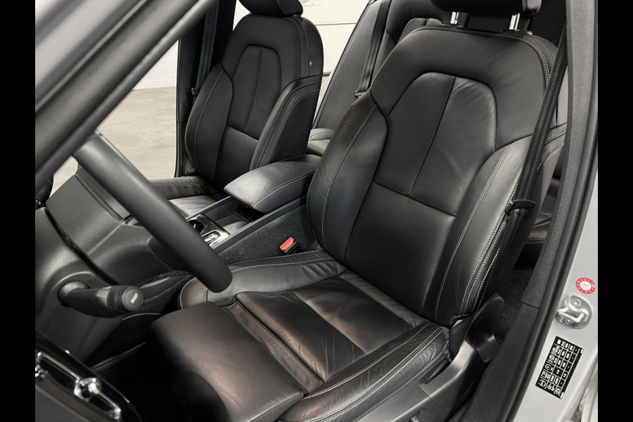 Volvo XC40 1.5 T5 Plug-in hybrid Ultimate Dark Trekhaak | Adapt. cruise | Open dak | 360 camera | Stuur-/stoelverwarming | Harman Kardon | Memory | Leder