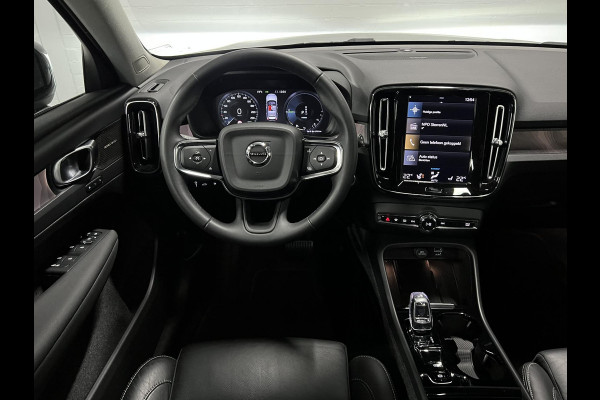 Volvo XC40 1.5 T5 Plug-in hybrid Ultimate Dark Trekhaak | Adapt. cruise | Open dak | 360 camera | Stuur-/stoelverwarming | Harman Kardon | Memory | Leder
