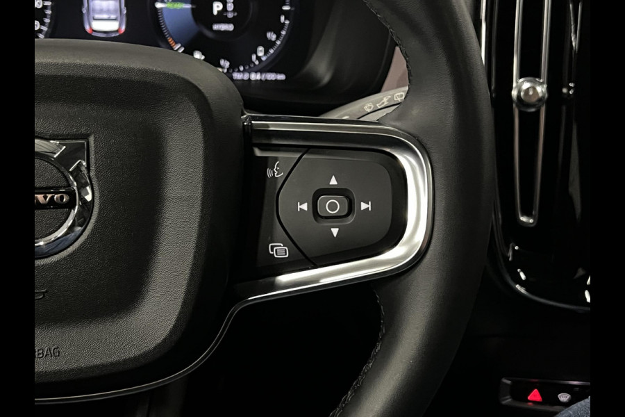 Volvo XC40 1.5 T5 Plug-in hybrid Ultimate Dark Trekhaak | Adapt. cruise | Open dak | 360 camera | Stuur-/stoelverwarming | Harman Kardon | Memory | Leder