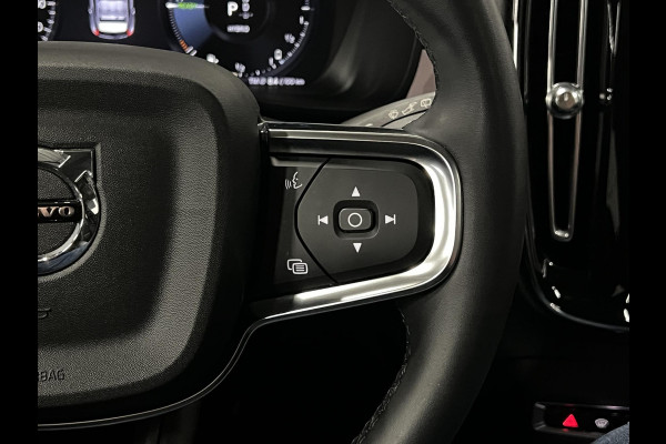 Volvo XC40 1.5 T5 Plug-in hybrid Ultimate Dark Trekhaak | Adapt. cruise | Open dak | 360 camera | Stuur-/stoelverwarming | Harman Kardon | Memory | Leder