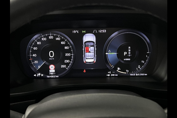 Volvo XC40 1.5 T5 Plug-in hybrid Ultimate Dark Trekhaak | Adapt. cruise | Open dak | 360 camera | Stuur-/stoelverwarming | Harman Kardon | Memory | Leder