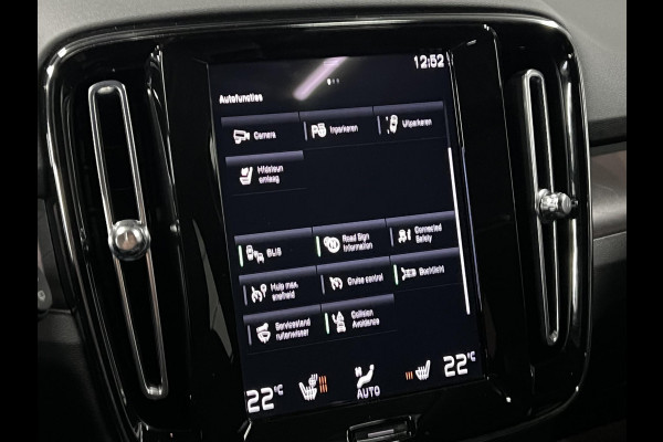 Volvo XC40 1.5 T5 Plug-in hybrid Ultimate Dark Trekhaak | Adapt. cruise | Open dak | 360 camera | Stuur-/stoelverwarming | Harman Kardon | Memory | Leder