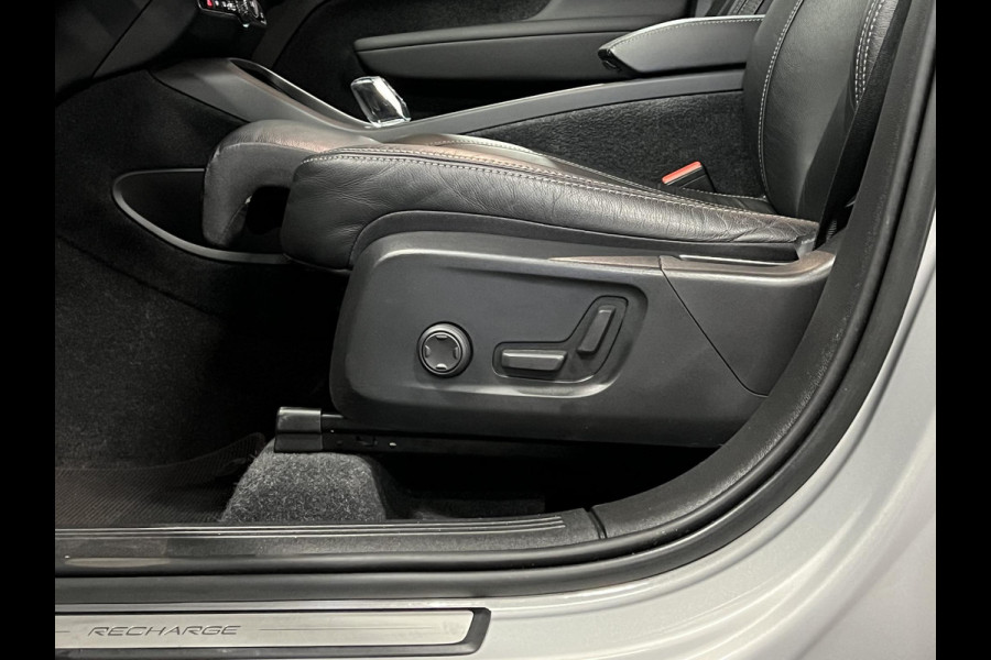 Volvo XC40 1.5 T5 Plug-in hybrid Ultimate Dark Trekhaak | Adapt. cruise | Open dak | 360 camera | Stuur-/stoelverwarming | Harman Kardon | Memory | Leder
