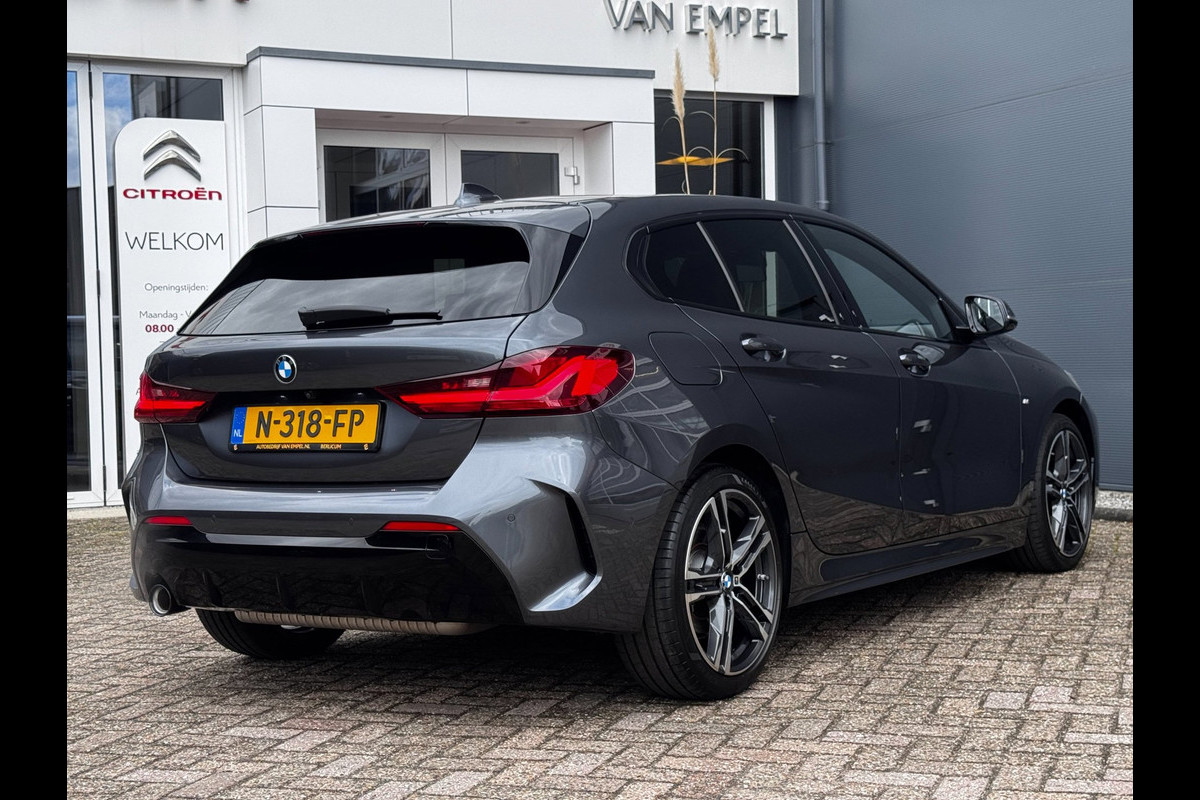 BMW 1-serie 118i M-Sport | M Interieur + Exterieur | NL-Auto | Leder + Stoelverwarming | Camera | LED | PDC Rondom |