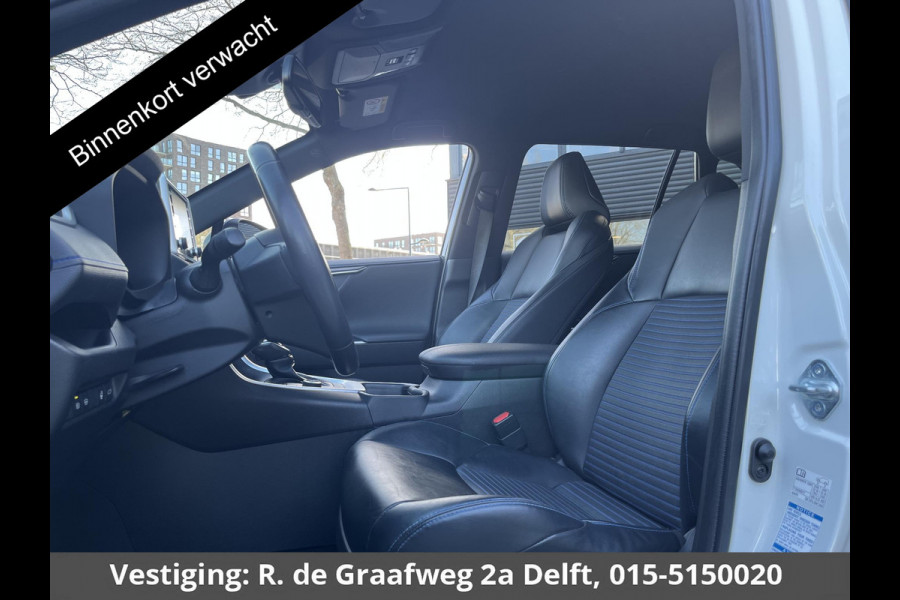 Toyota RAV4 2.5 Hybrid AWD Bi-Tone | 1650 KG trekgewicht | Trekhaak | Parkeersensoren | Apple Carplay & AndroidAUTO | Adapt.Cruise Control |