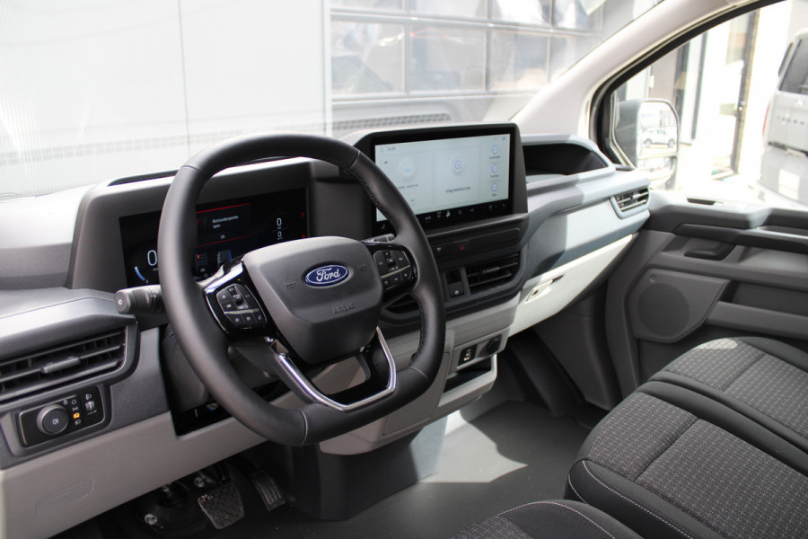 Ford Transit Custom 320 2.0 TDCI L2H1 Trend DC 6 Zits 170pk - Trekhaak - Stoel/Stuurverwarming - Cruise - 70l Tank - LED - Rijklaar