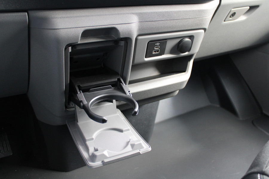 Ford Transit Custom 320 2.0 TDCI L2H1 Trend DC 6 Zits 170pk - Trekhaak - Stoel/Stuurverwarming - Cruise - 70l Tank - LED - Rijklaar