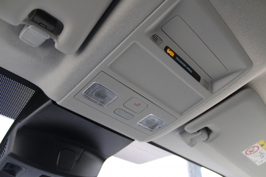 Ford Transit Custom 320 2.0 TDCI L2H1 Trend DC 6 Zits 170pk - Trekhaak - Stoel/Stuurverwarming - Cruise - 70l Tank - LED - Rijklaar