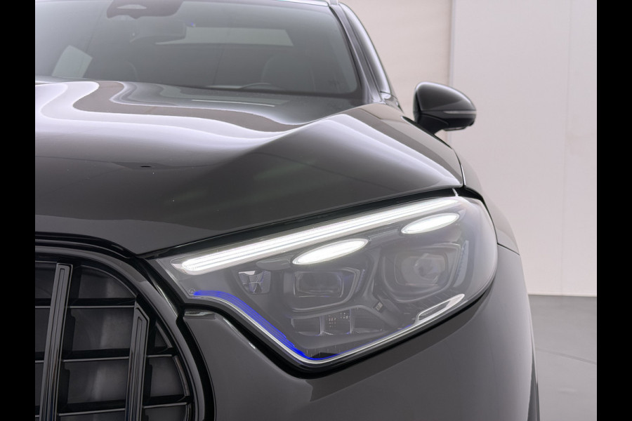 Mercedes-Benz GLC 300e AMG 4Matic // Panorama dak // Burmester // Memory // 360 Camera // 20 inch // Treeplanken // Sfeerverlichting // Keyless