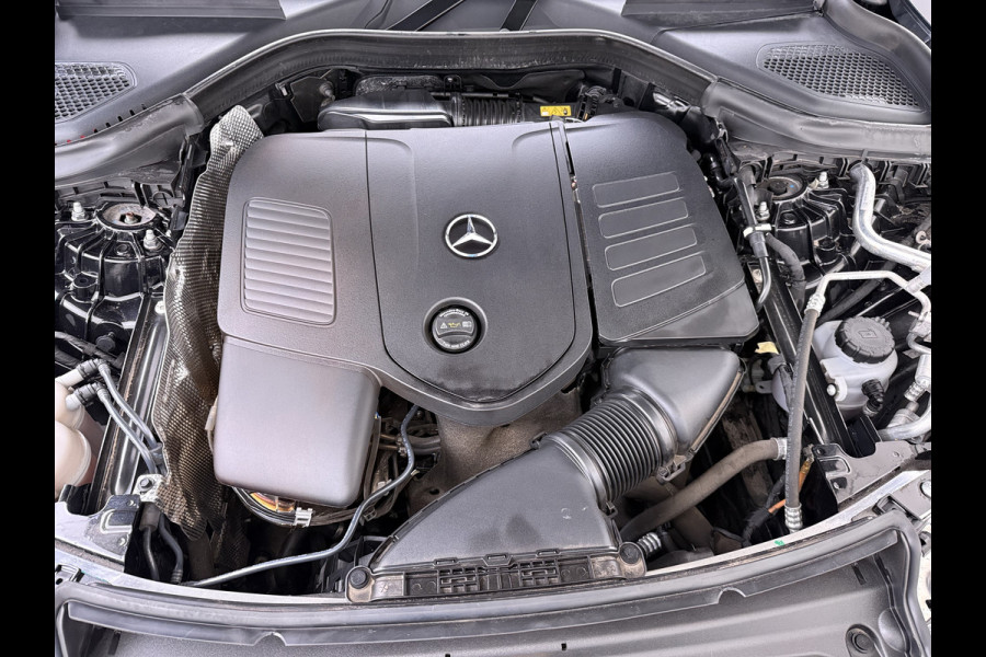 Mercedes-Benz GLC 300e AMG 4Matic // Panorama dak // Burmester // Memory // 360 Camera // 20 inch // Treeplanken // Sfeerverlichting // Keyless