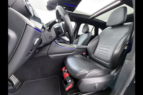 Mercedes-Benz GLC 300e AMG 4Matic // Panorama dak // Burmester // Memory // 360 Camera // 20 inch // Treeplanken // Sfeerverlichting // Keyless