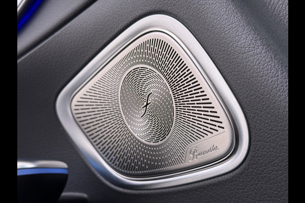 Mercedes-Benz GLC 300e AMG 4Matic // Panorama dak // Burmester // Memory // 360 Camera // 20 inch // Treeplanken // Sfeerverlichting // Keyless