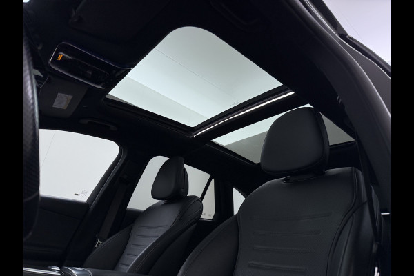 Mercedes-Benz GLC 300e AMG 4Matic // Panorama dak // Burmester // Memory // 360 Camera // 20 inch // Treeplanken // Sfeerverlichting // Keyless