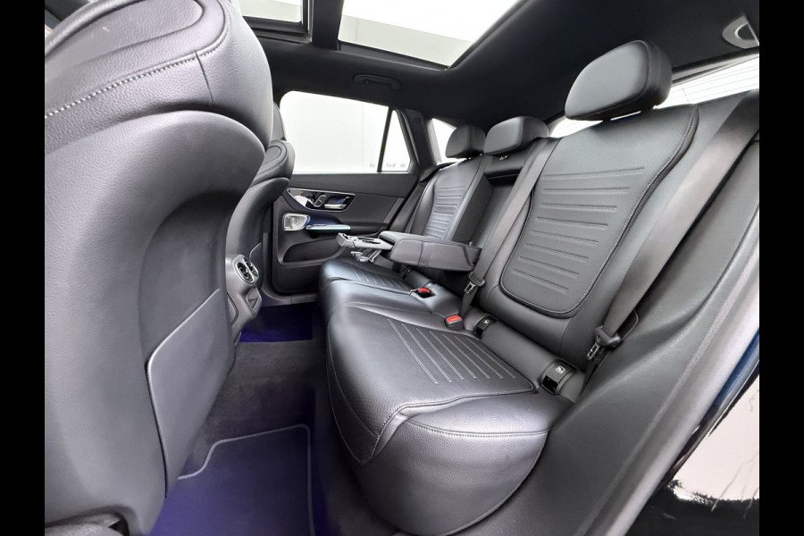 Mercedes-Benz GLC 300e AMG 4Matic // Panorama dak // Burmester // Memory // 360 Camera // 20 inch // Treeplanken // Sfeerverlichting // Keyless