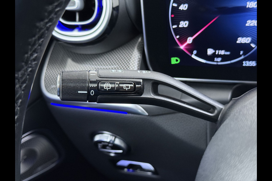 Mercedes-Benz GLC 300e AMG 4Matic // Panorama dak // Burmester // Memory // 360 Camera // 20 inch // Treeplanken // Sfeerverlichting // Keyless