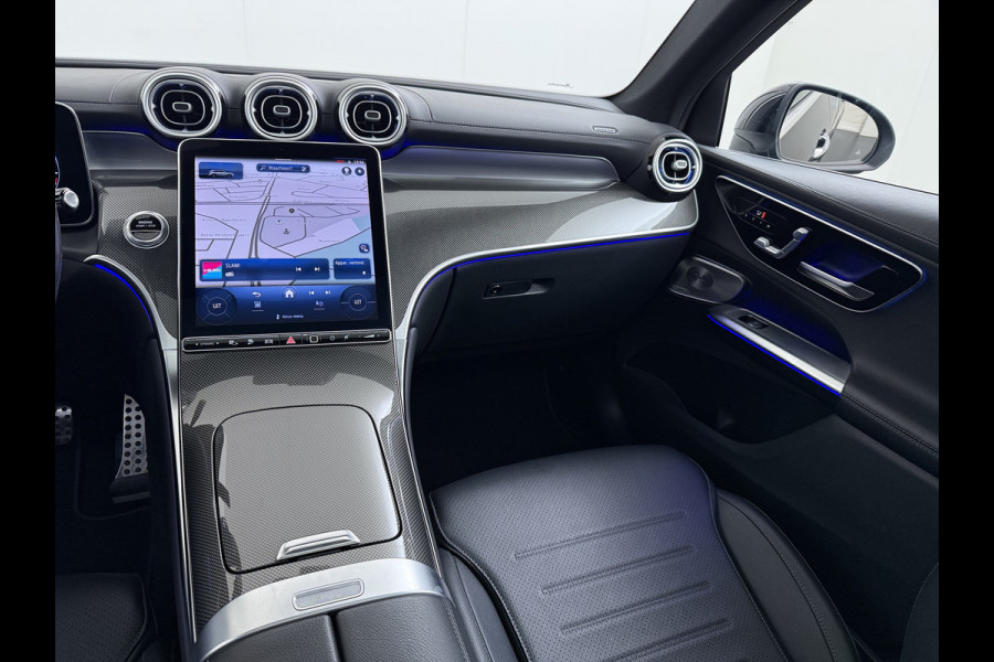 Mercedes-Benz GLC 300e AMG 4Matic // Panorama dak // Burmester // Memory // 360 Camera // 20 inch // Treeplanken // Sfeerverlichting // Keyless