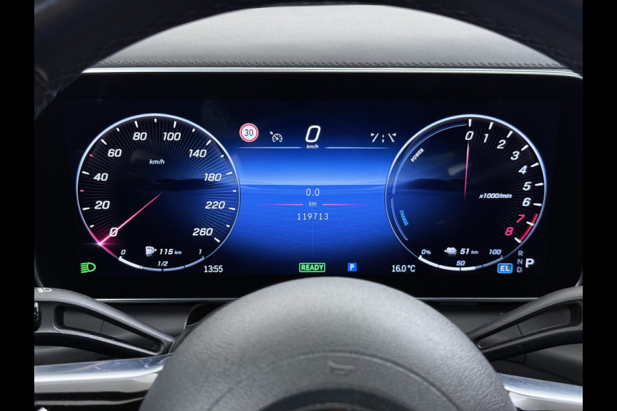 Mercedes-Benz GLC 300e AMG 4Matic // Panorama dak // Burmester // Memory // 360 Camera // 20 inch // Treeplanken // Sfeerverlichting // Keyless