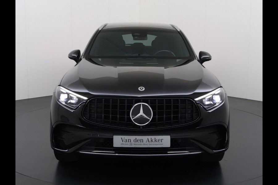 Mercedes-Benz GLC 300e AMG 4Matic // Panorama dak // Burmester // Memory // 360 Camera // 20 inch // Treeplanken // Sfeerverlichting // Keyless