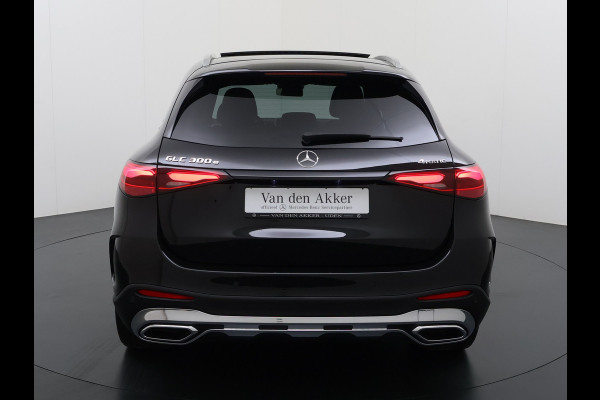 Mercedes-Benz GLC 300e AMG 4Matic // Panorama dak // Burmester // Memory // 360 Camera // 20 inch // Treeplanken // Sfeerverlichting // Keyless