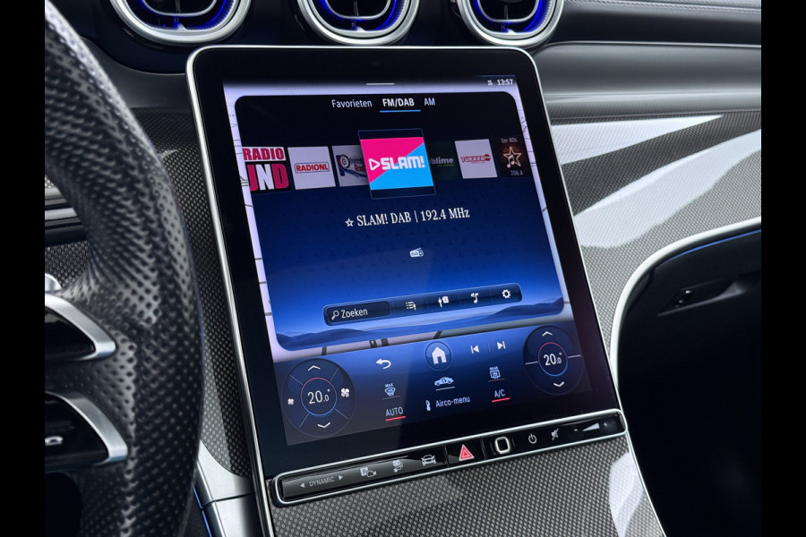 Mercedes-Benz GLC 300e AMG 4Matic // Panorama dak // Burmester // Memory // 360 Camera // 20 inch // Treeplanken // Sfeerverlichting // Keyless