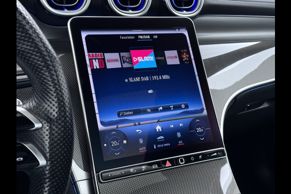 Mercedes-Benz GLC 300e AMG 4Matic // Panorama dak // Burmester // Memory // 360 Camera // 20 inch // Treeplanken // Sfeerverlichting // Keyless