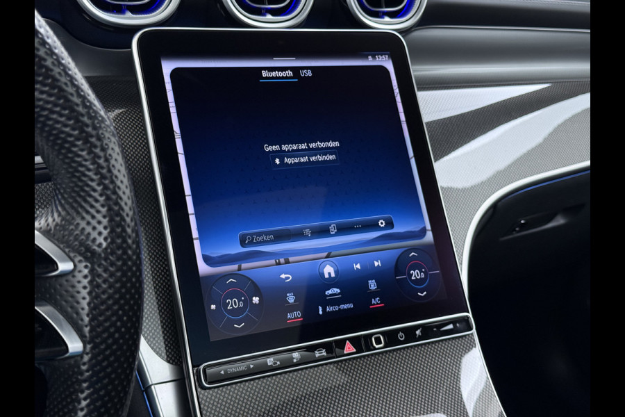 Mercedes-Benz GLC 300e AMG 4Matic // Panorama dak // Burmester // Memory // 360 Camera // 20 inch // Treeplanken // Sfeerverlichting // Keyless