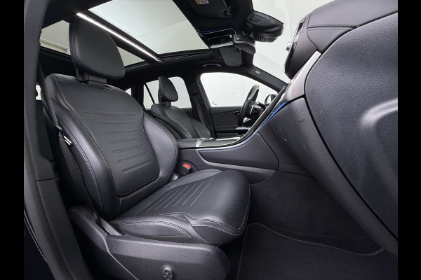 Mercedes-Benz GLC 300e AMG 4Matic // Panorama dak // Burmester // Memory // 360 Camera // 20 inch // Treeplanken // Sfeerverlichting // Keyless