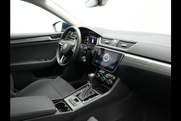 Škoda Superb Combi TSI iV Business Edition Plus Plug In Hybrid 218pk Dealer O.H. PHEV | Panodak | Cruise Control | Sportstoelen Memory & Verwarmd | Crystal LED | Apple Carplay | Virtual | DAB