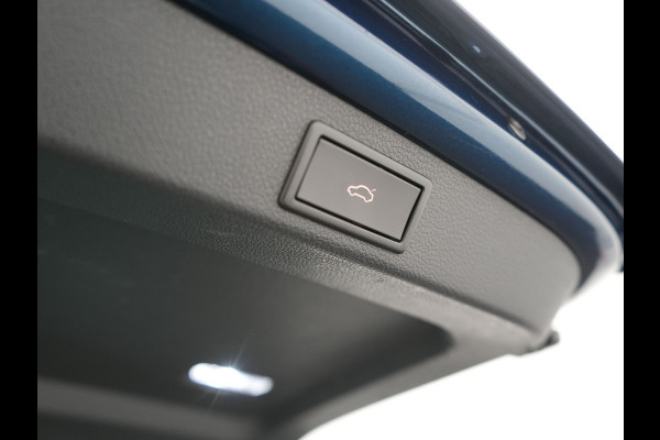 Škoda Superb Combi TSI iV Business Edition Plus Plug In Hybrid 218pk Dealer O.H. PHEV | Panodak | Cruise Control | Sportstoelen Memory & Verwarmd | Crystal LED | Apple Carplay | Virtual | DAB