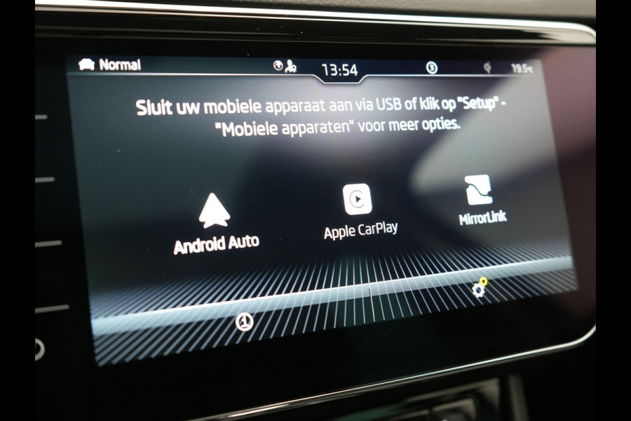 Škoda Superb Combi TSI iV Business Edition Plus Plug In Hybrid 218pk Dealer O.H. PHEV | Panodak | Cruise Control | Sportstoelen Memory & Verwarmd | Crystal LED | Apple Carplay | Virtual | DAB