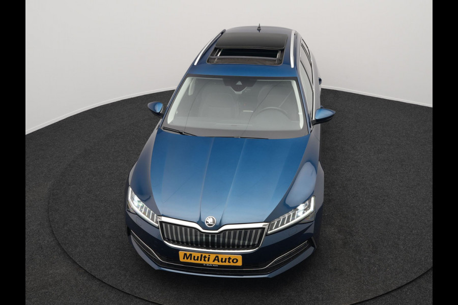Škoda Superb Combi TSI iV Business Edition Plus Plug In Hybrid 218pk Dealer O.H. PHEV | Panodak | Cruise Control | Sportstoelen Memory & Verwarmd | Crystal LED | Apple Carplay | Virtual | DAB
