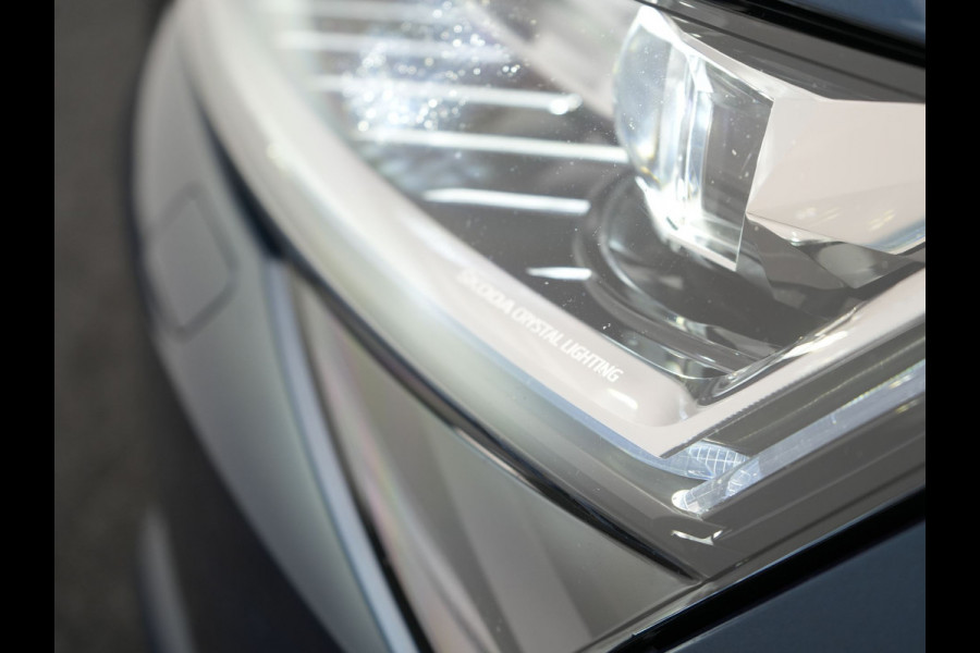 Škoda Superb Combi TSI iV Business Edition Plus Plug In Hybrid 218pk Dealer O.H. PHEV | Panodak | Cruise Control | Sportstoelen Memory & Verwarmd | Crystal LED | Apple Carplay | Virtual | DAB