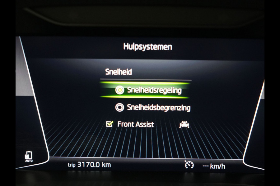 Škoda Superb Combi TSI iV Business Edition Plus Plug In Hybrid 218pk Dealer O.H. PHEV | Panodak | Cruise Control | Sportstoelen Memory & Verwarmd | Crystal LED | Apple Carplay | Virtual | DAB