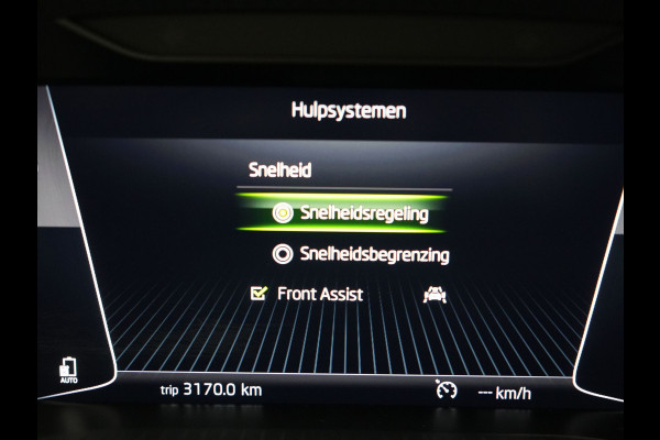 Škoda Superb Combi TSI iV Business Edition Plus Plug In Hybrid 218pk Dealer O.H. PHEV | Panodak | Cruise Control | Sportstoelen Memory & Verwarmd | Crystal LED | Apple Carplay | Virtual | DAB