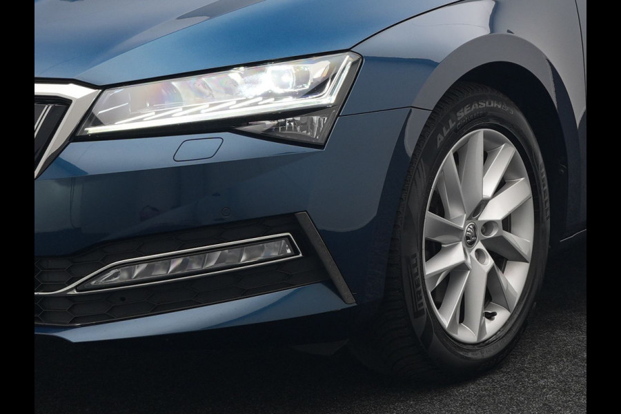 Škoda Superb Combi TSI iV Business Edition Plus Plug In Hybrid 218pk Dealer O.H. PHEV | Panodak | Cruise Control | Sportstoelen Memory & Verwarmd | Crystal LED | Apple Carplay | Virtual | DAB