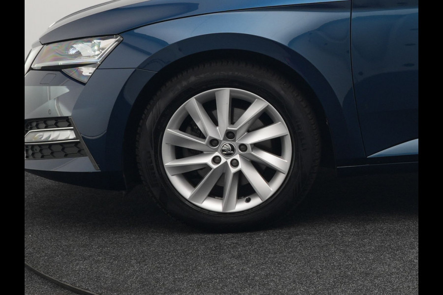 Škoda Superb Combi TSI iV Business Edition Plus Plug In Hybrid 218pk Dealer O.H. PHEV | Panodak | Cruise Control | Sportstoelen Memory & Verwarmd | Crystal LED | Apple Carplay | Virtual | DAB