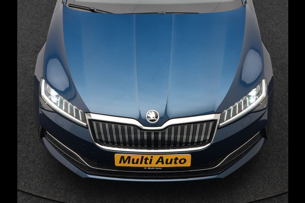 Škoda Superb Combi TSI iV Business Edition Plus Plug In Hybrid 218pk Dealer O.H. PHEV | Panodak | Cruise Control | Sportstoelen Memory & Verwarmd | Crystal LED | Apple Carplay | Virtual | DAB