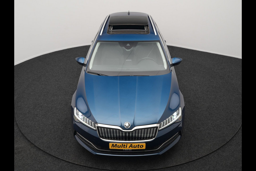 Škoda Superb Combi TSI iV Business Edition Plus Plug In Hybrid 218pk Dealer O.H. PHEV | Panodak | Cruise Control | Sportstoelen Memory & Verwarmd | Crystal LED | Apple Carplay | Virtual | DAB