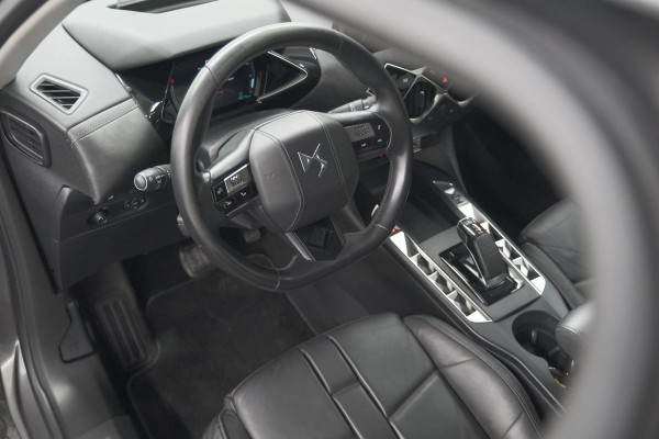 DS DS 3 Crossback 50 kwh e-Tense So Chic | Camera| Dodehoekdetectie | Head-Up Display | Apple Carplay | Stoelverwarming | SOH = 93.5%