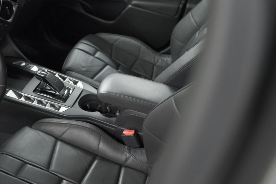 DS DS 3 Crossback 50 kwh e-Tense So Chic | Camera| Dodehoekdetectie | Head-Up Display | Apple Carplay | Stoelverwarming | SOH = 93.5%