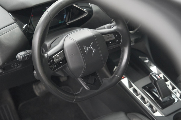 DS DS 3 Crossback 50 kwh e-Tense So Chic | Camera| Dodehoekdetectie | Head-Up Display | Apple Carplay | Stoelverwarming | SOH = 93.5%