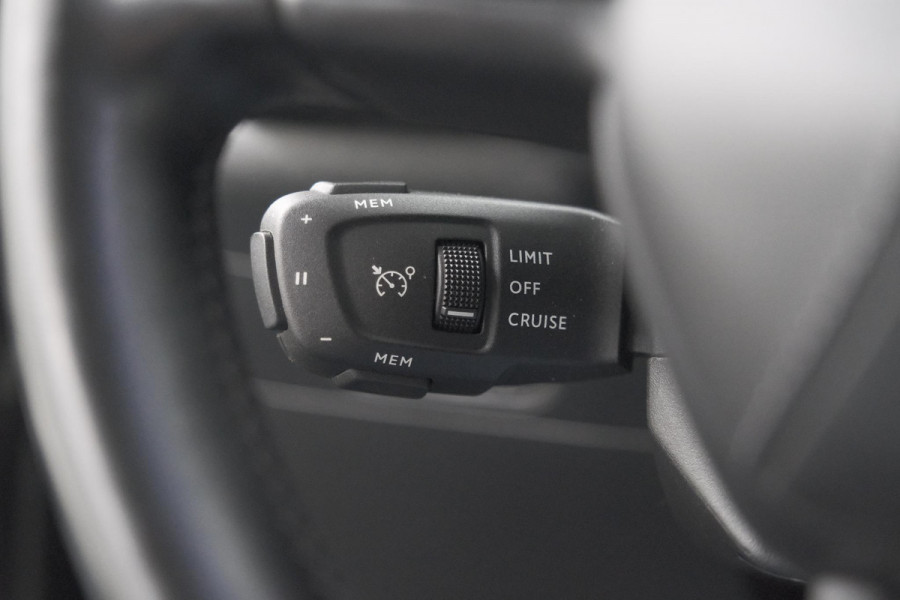 DS DS 3 Crossback 50 kwh e-Tense So Chic | Camera| Dodehoekdetectie | Head-Up Display | Apple Carplay | Stoelverwarming | SOH = 93.5%