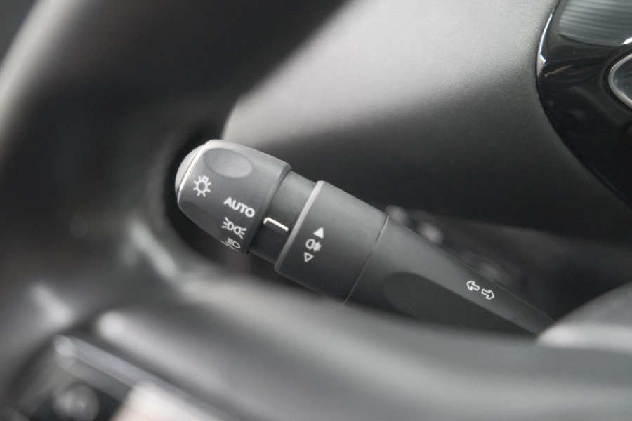 DS DS 3 Crossback 50 kwh e-Tense So Chic | Camera| Dodehoekdetectie | Head-Up Display | Apple Carplay | Stoelverwarming | SOH = 93.5%