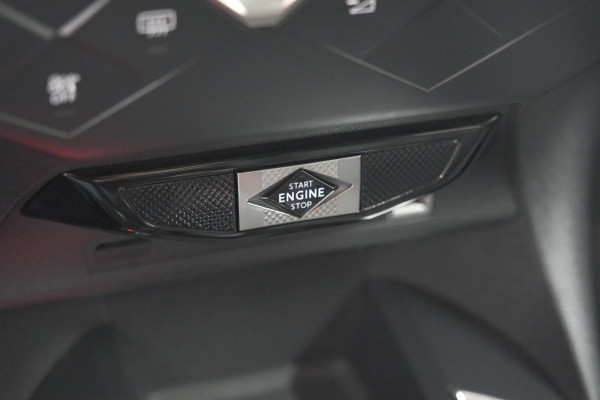 DS DS 3 Crossback 50 kwh e-Tense So Chic | Camera| Dodehoekdetectie | Head-Up Display | Apple Carplay | Stoelverwarming | SOH = 93.5%