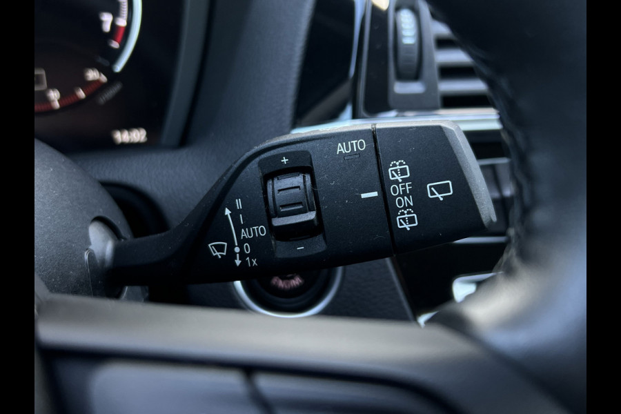 BMW 1-serie 118i Executive | Clima | LED | 17 inch