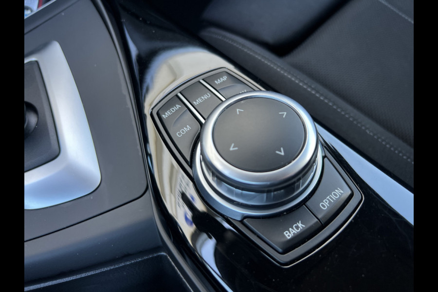 BMW 1-serie 118i Executive | Clima | LED | 17 inch