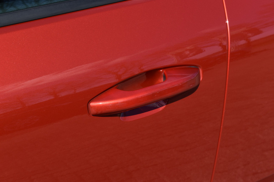 Volvo XC40 T3 156PK Momentum | H&K | Trekhaak | ACC | Leder | Stoelverwarming | Camera